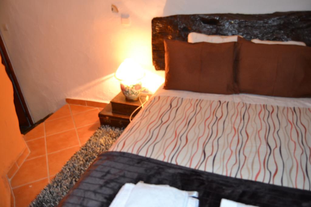 Talasnal Montanhas De Amor Lousã Kamer foto